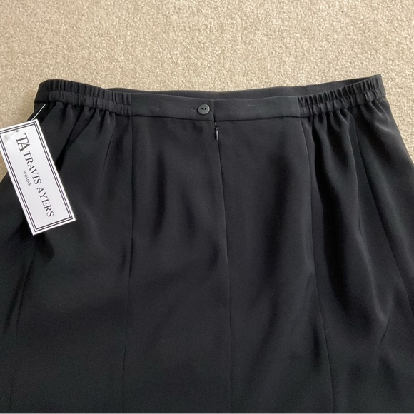 Travis Ayer Woman's 2 Piece Black Suit Size 16W Blazer Jacket Skirt Work Church - Picture 4 of 12